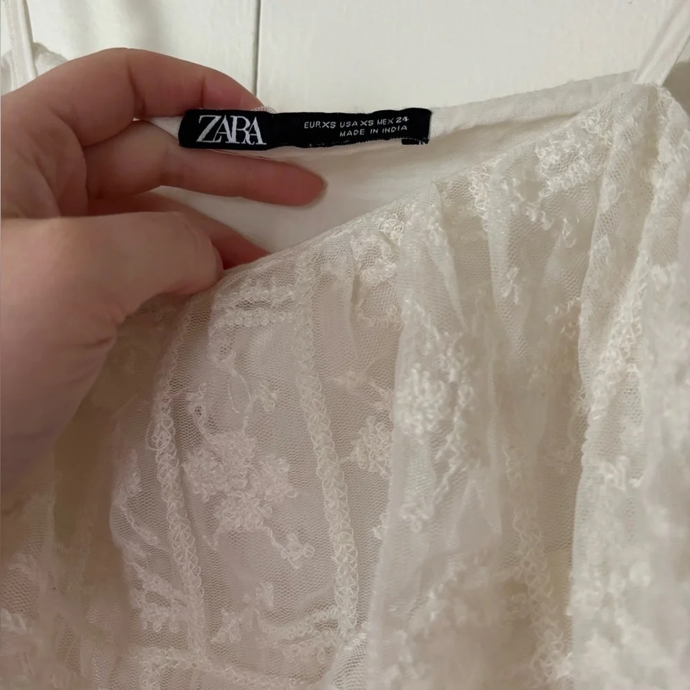 π4/30$π Zara White Lace Ruffle Blouse β Size XS β¨ - Picture 3 of 5